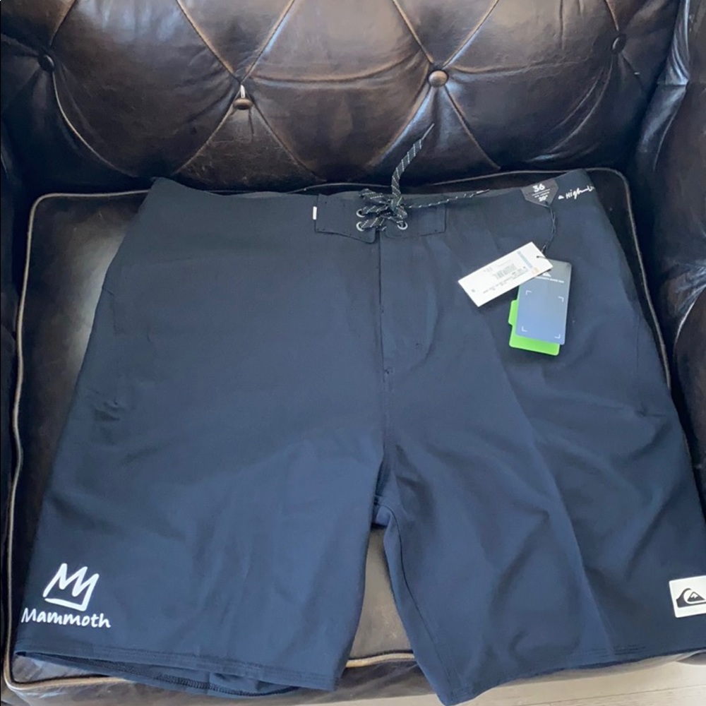 Black Quicksilver board shorts NO lining
